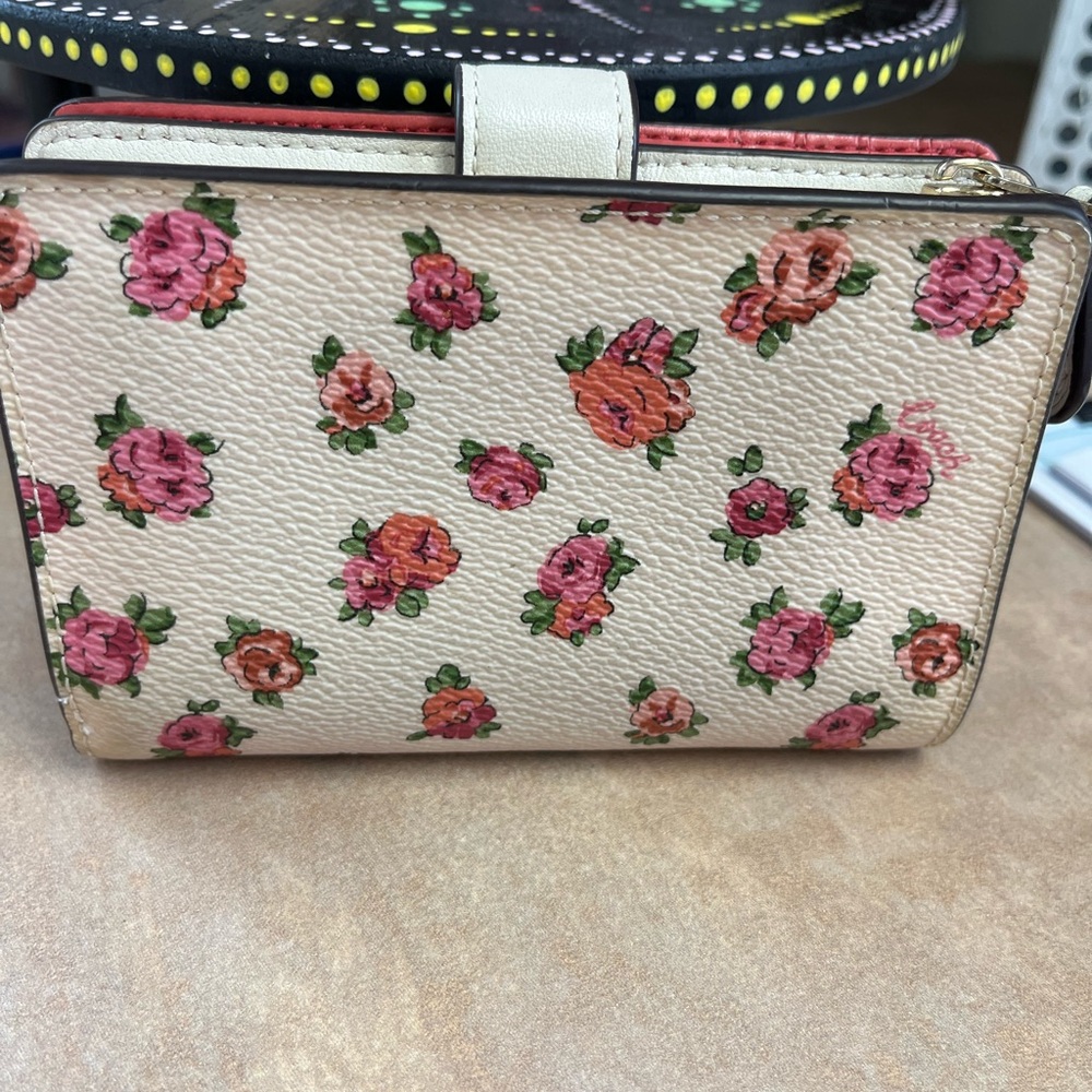 Coach Bifold Floral Print Wallet - Cream and Pink WUC - Picture 3 of 9